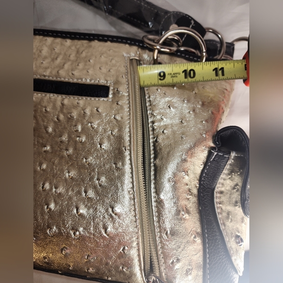 💖💖 BHW Ostrich embedded metallic shoulder bag - Picture 17 of 17